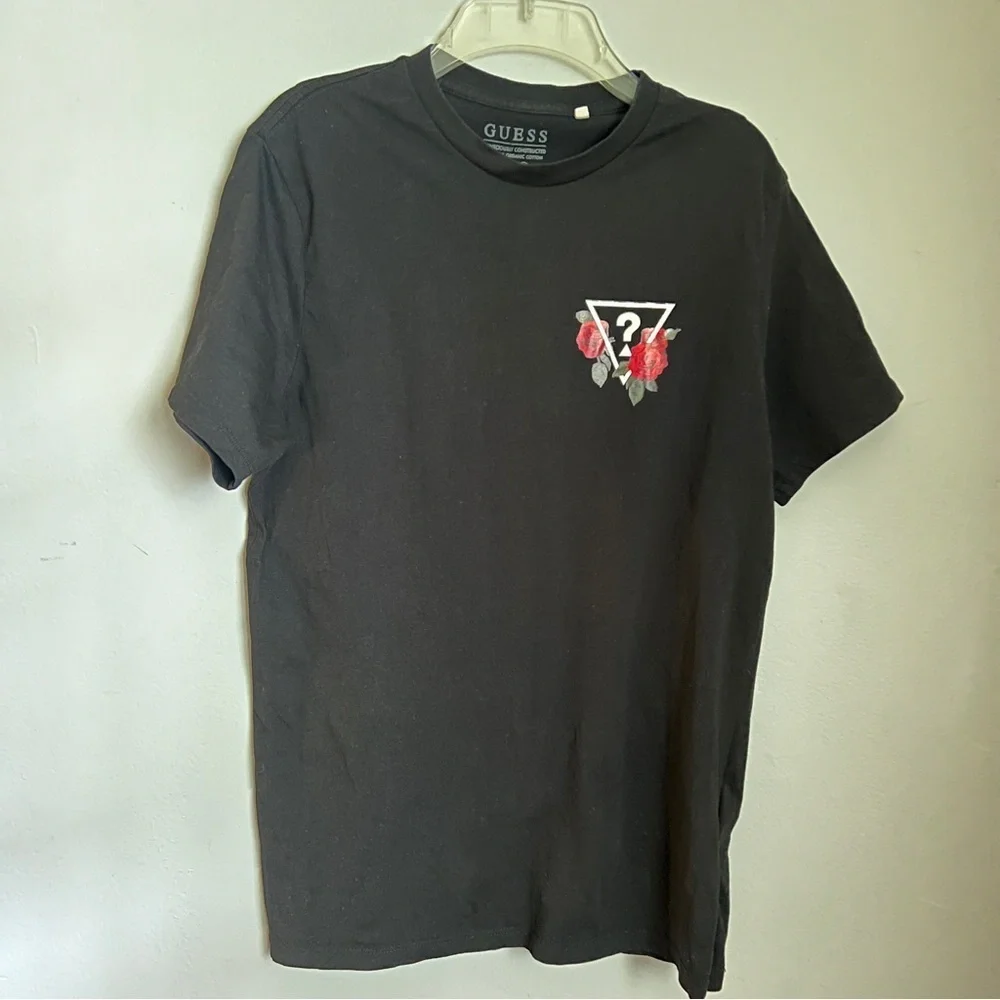 Guess Black Short Sleeve Tee with Logo and Red Roses Graphic Size Large EUC - Picture 1 of 5